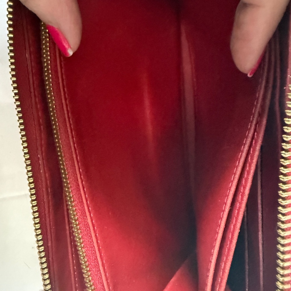 Authentic Louis Vuitton LV Red Vernis Leather Zippy Wallet - Picture 8 of 16